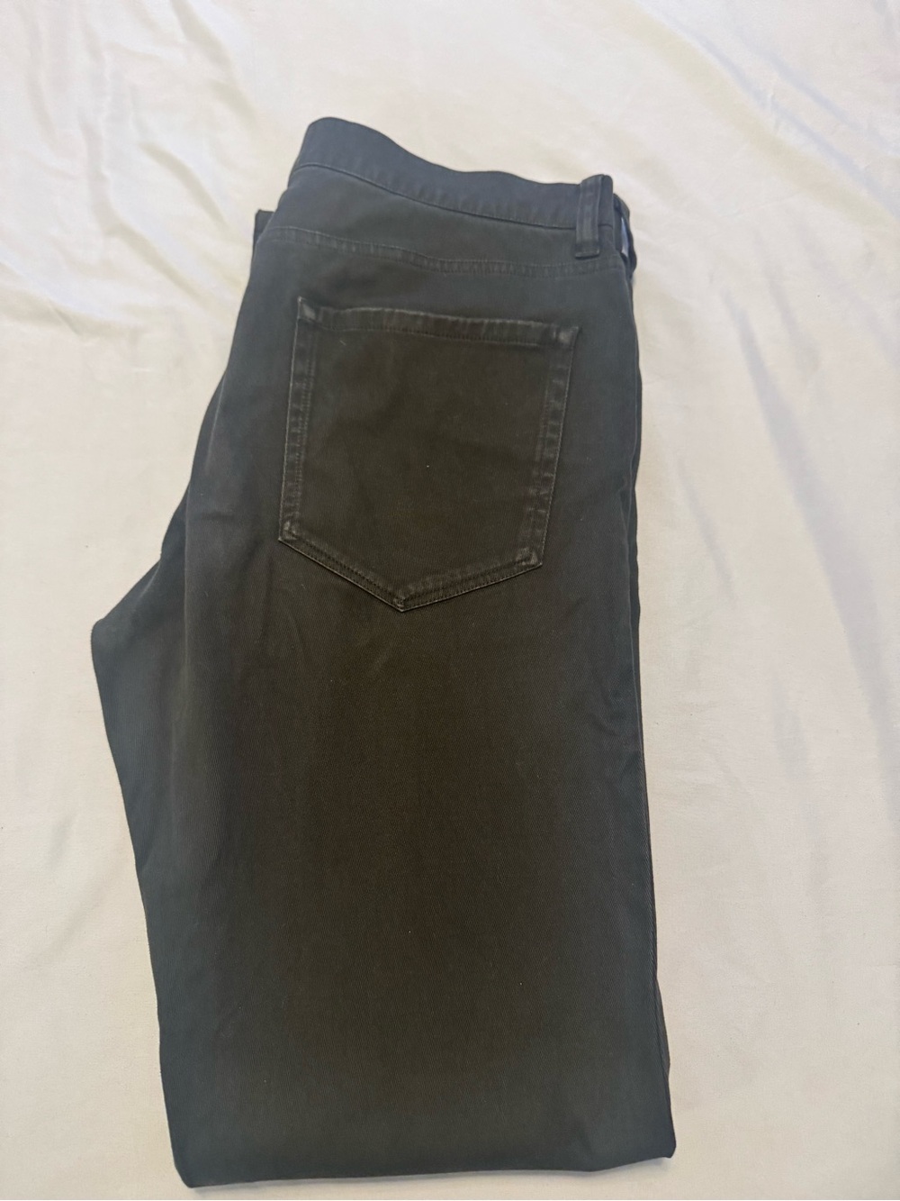 Vince Men's Chinos in green 31 waist